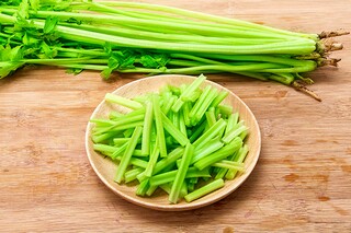 二年级庆元旦手抄报素材_二年级庆元旦手抄报以校园为主